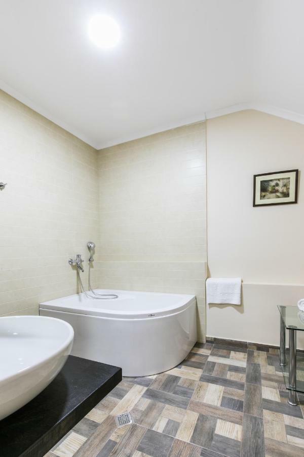 Emigrant Boutique Hotel Tbilisi Ngoại thất bức ảnh
